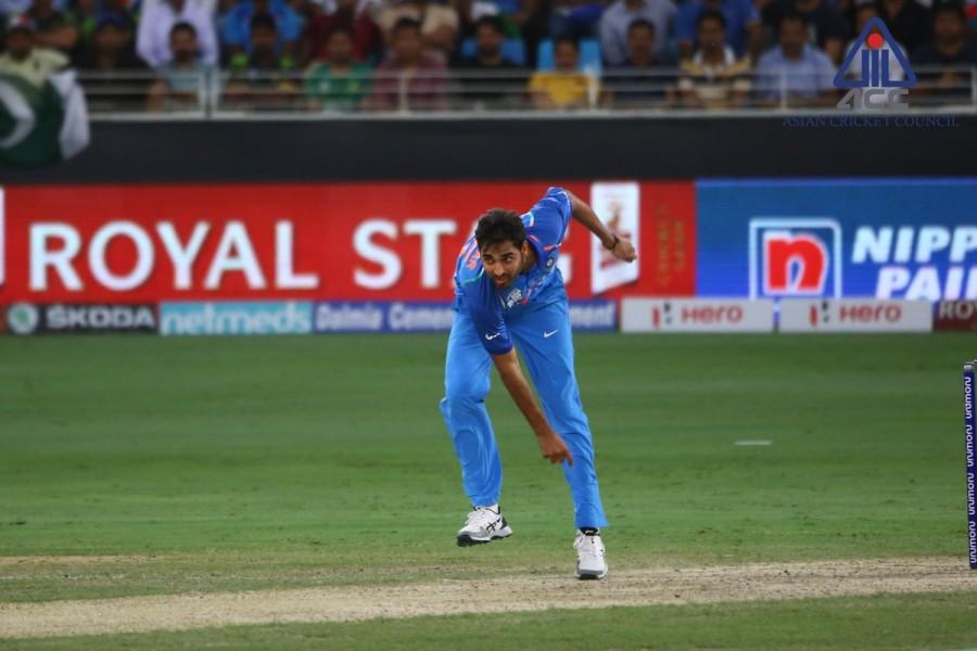 Asia Cup Bowlers do star turn as India thump Pakistan by 8 wickets India beat Pakistan,India beat Pakistan by 8 wickets,India trash Pakistan,Asia Cup,Asia Cup 2018,Asia Cup India beat Pakistan