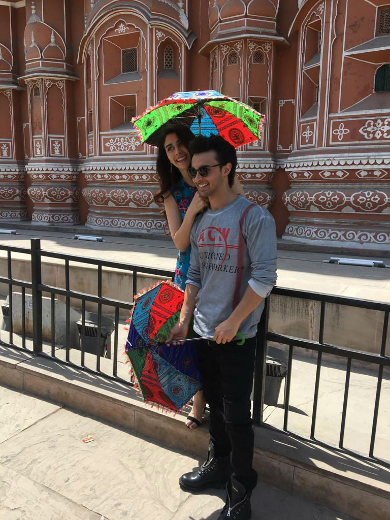 Aayush Sharma and Warina Hussain visit Jal Mahal Loveyatri,Loveyatri release,Loveyatri movie release,Aayush Sharma and Warina Hussain,Aayush Sharma,Warina Hussain,Loveyatri promotions,Loveyatri movie promotions